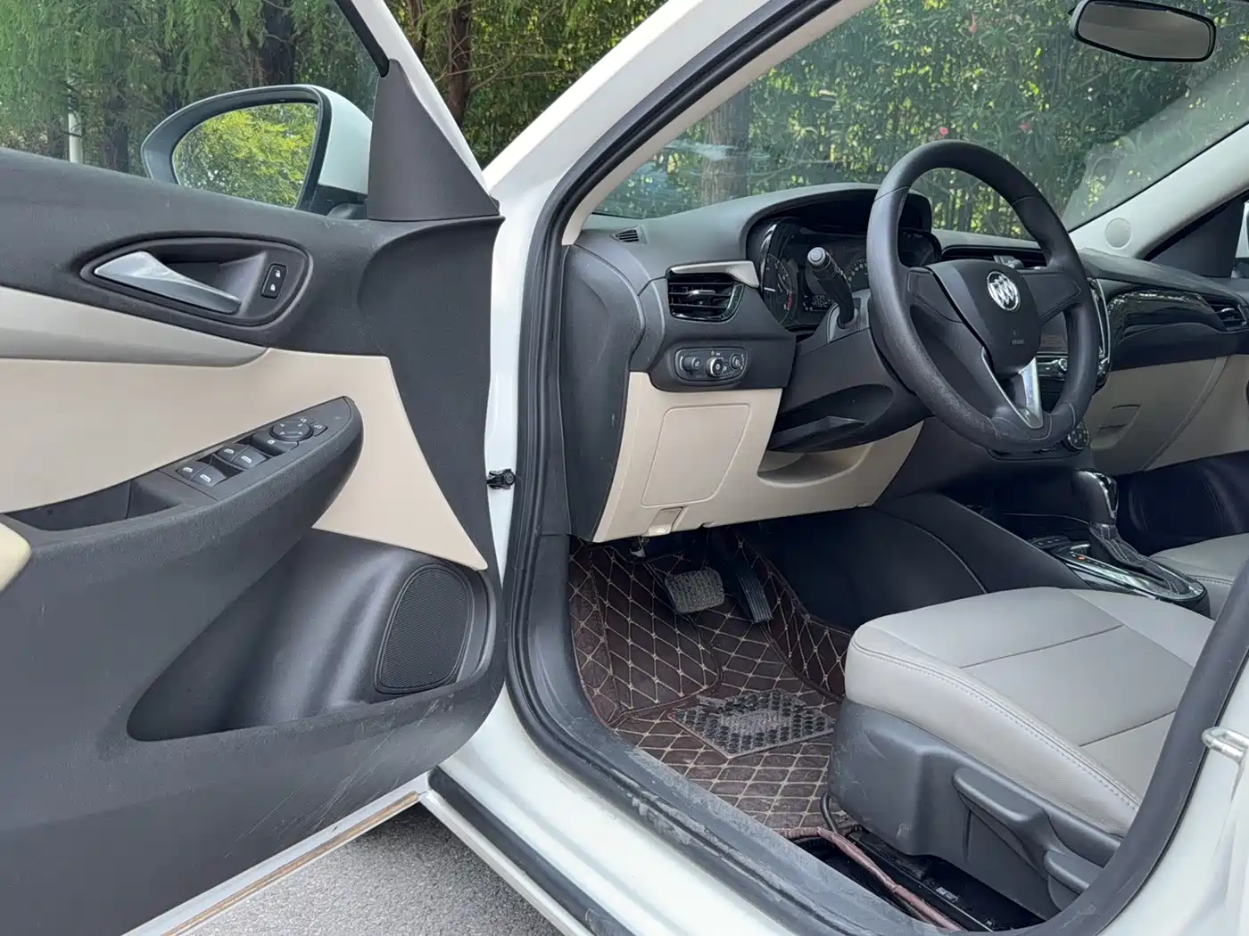 Фото 14 - Buick Excelle