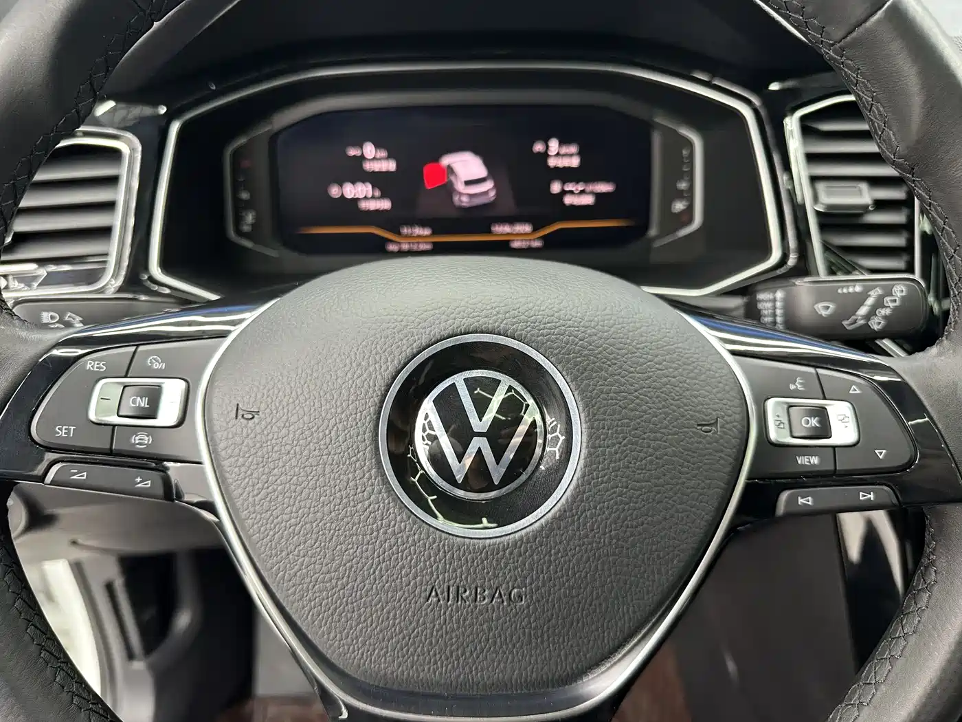 Volkswagen T-ROC 2021 Facelift 280TSI DSG 4WD Luxury Smart Connect Edition фото 13