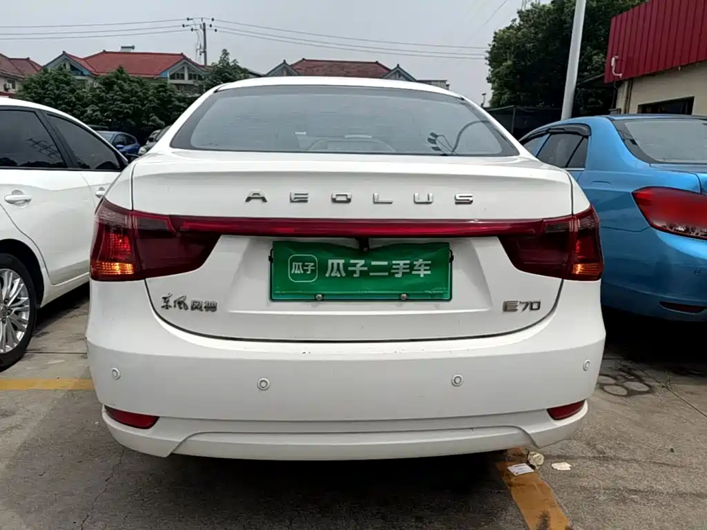 Dongfeng Aeolus Dongfeng Fengshen E70 2022 2023 500 Smart Edition (LFP 48.6kWh 110kW)