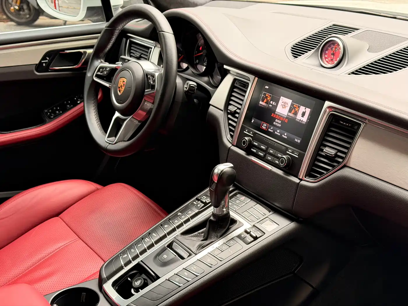 Porsche Macan 2017 Macan Turbo 3.6T фото 19