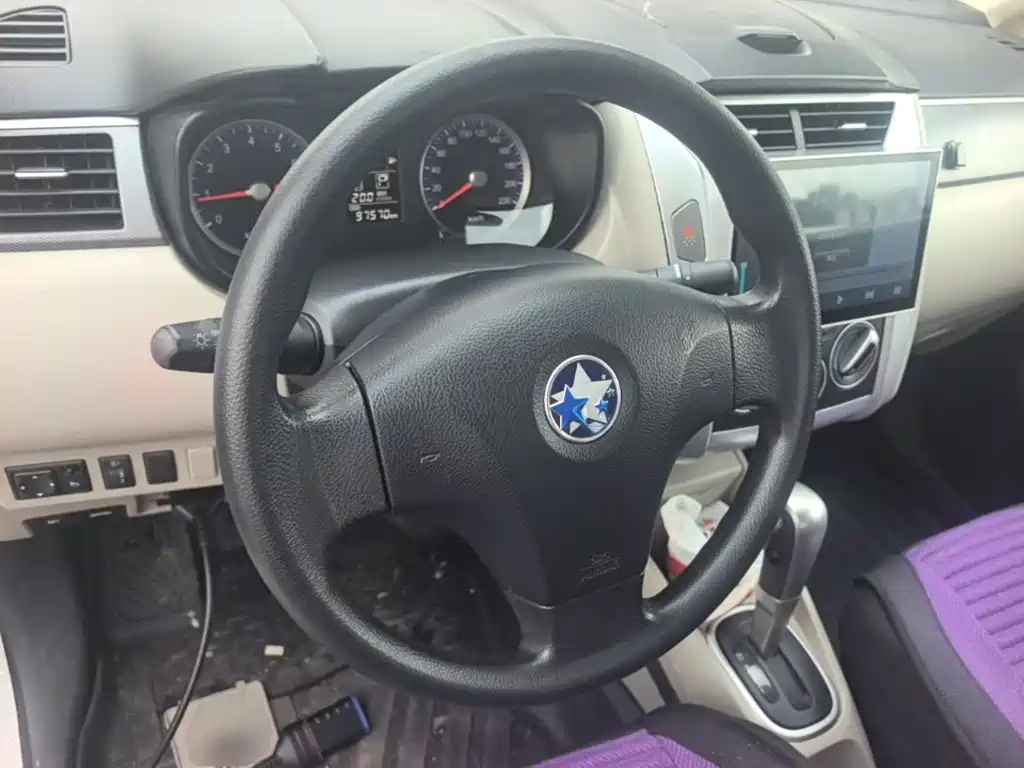 Venucia R50 2016 2016 Model 1.6L Automatic Elite Edition