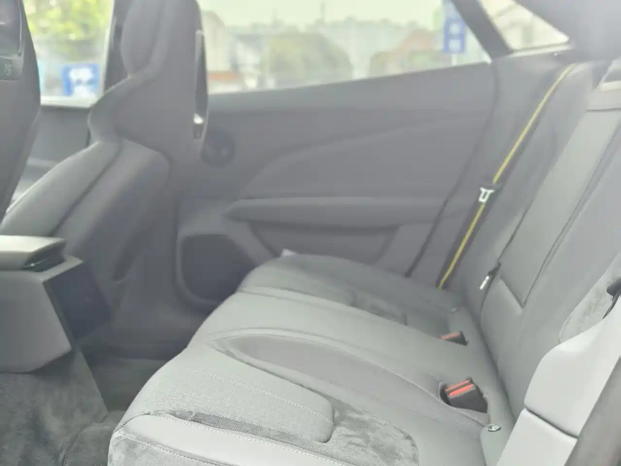 LOTUS SPORTS CAR EMEYA FLOWERS