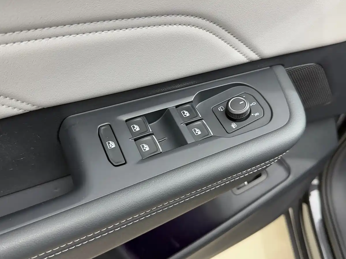 Volkswagen Talagon 2025 2025 380TSI 4WD R-Line Cruise Deluxe Edition