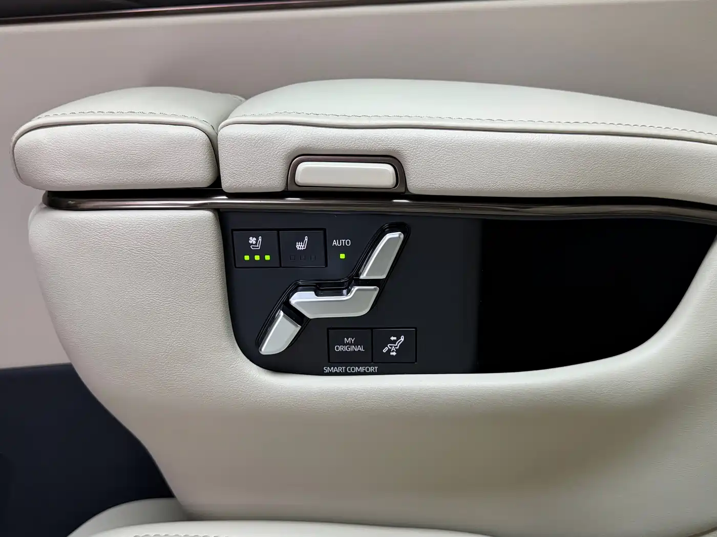 Toyota Alphard 2025 2024 Hybrid 2.5L Ultimate Enjoyment Edition