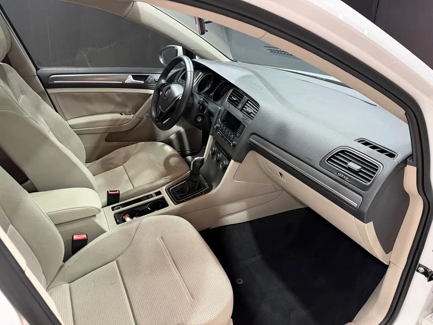 Фото 8 - Volkswagen Golf