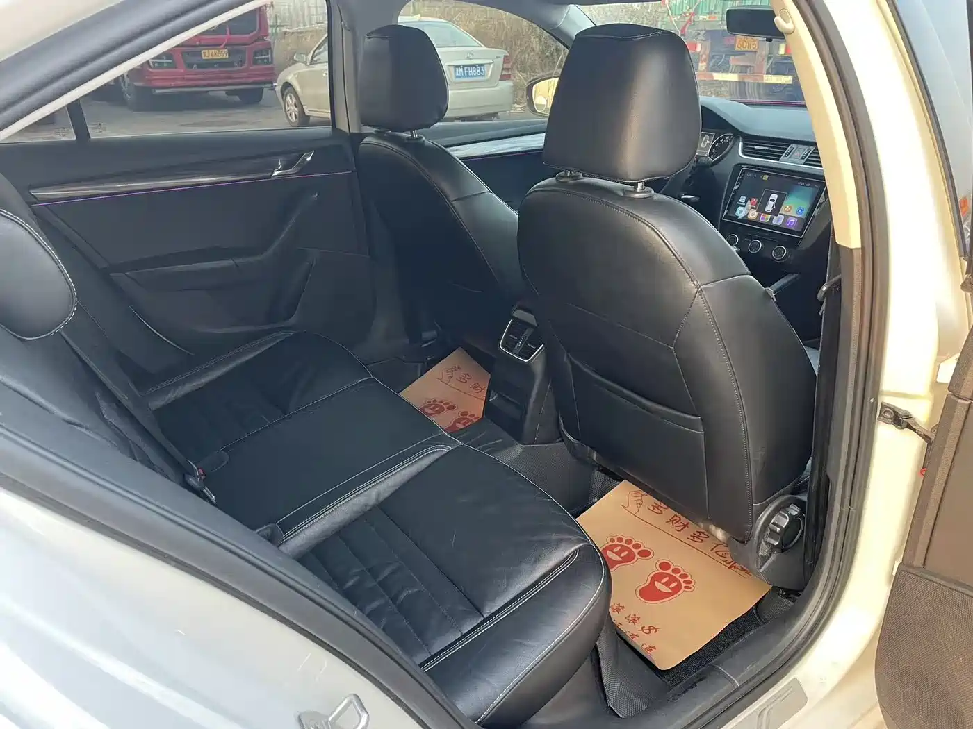 Škoda Octavia 2017 1.6L Auto QianXing фото 9