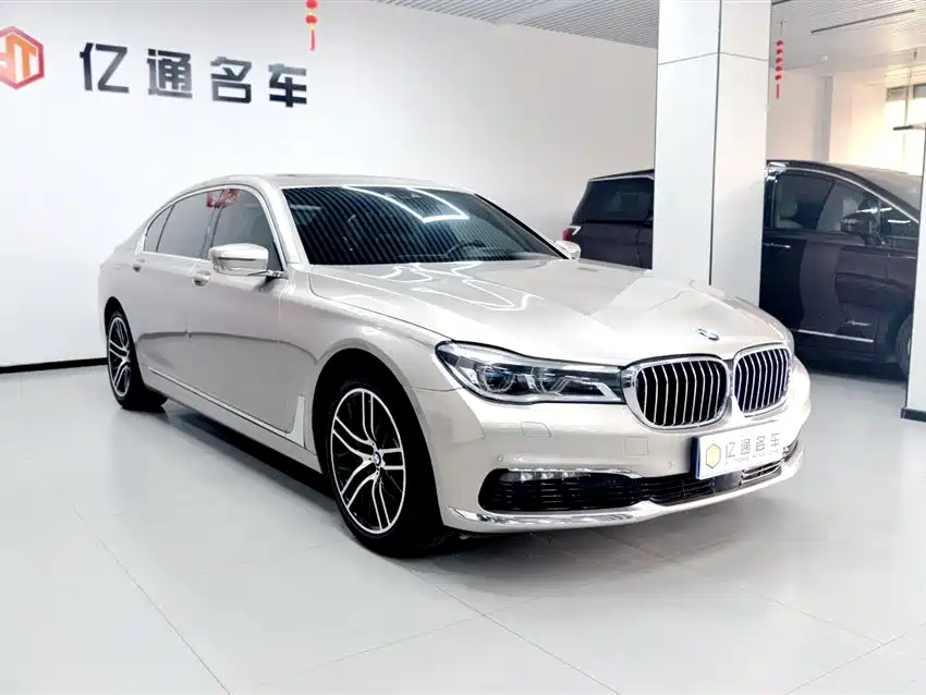 BMW 7 Series 2016 750Li xDrive 4-Seater фото 3