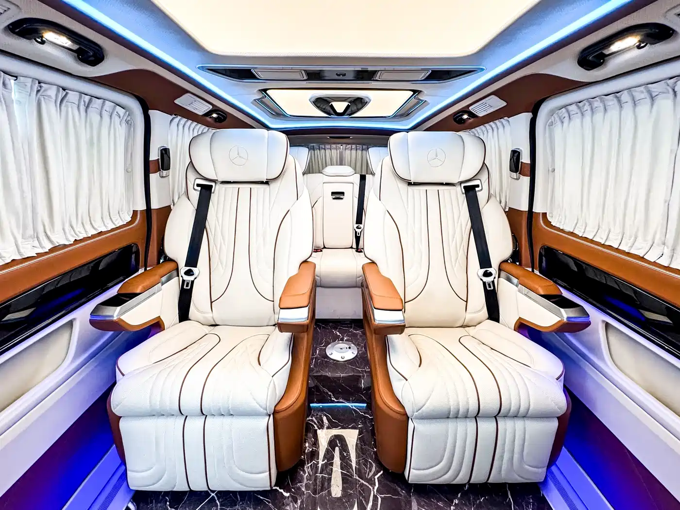 Mercedes-Benz Vito 2023 2.0T Business 7-Seater фото 16