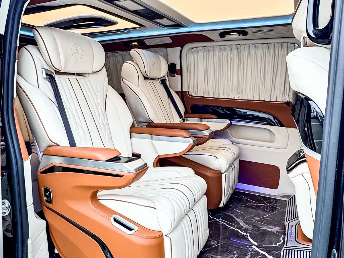 Mercedes-Benz Vito 2023 2.0T Business 7-Seater фото 21
