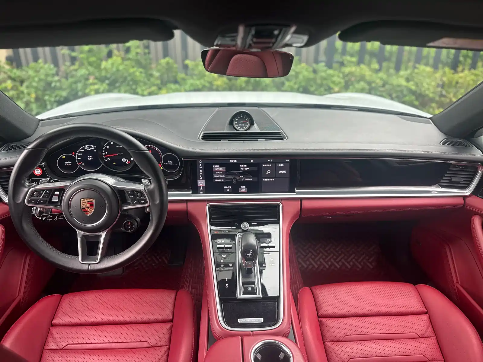 Фото 9 - Porsche Panamera