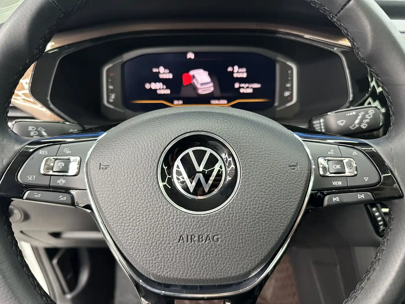 Volkswagen Tharu 2022 280TSI FWD Luxury Edition фото 13