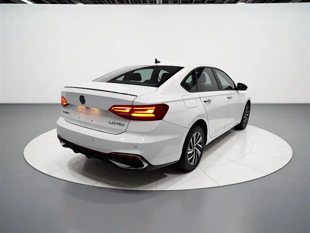 Volkswagen Lavida 2024 Model 300TSI DSG Starlight Leading Edition фото 7