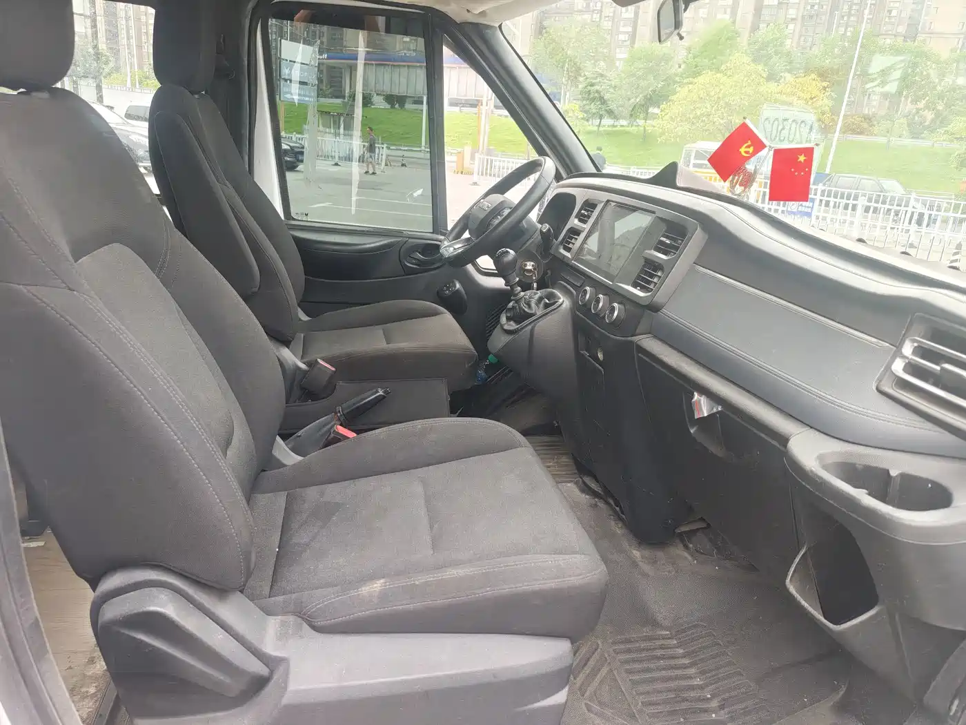 Jiangling JMC Fushun 2024 2023 2.0T Manual Medium Wheelbase Medium Roof Commercial Multi-Purpose Vehicle 6-Seater