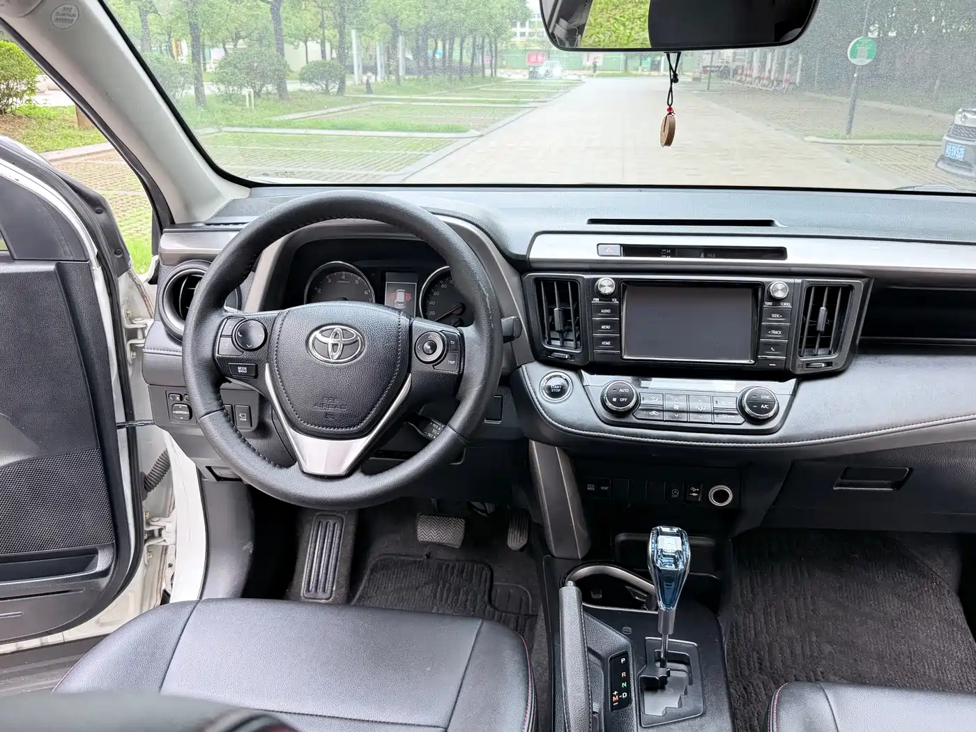 Toyota RAV4 Rongfang 2019 2.0L CVT 2WD Style X Limited Edition China VI фото 15