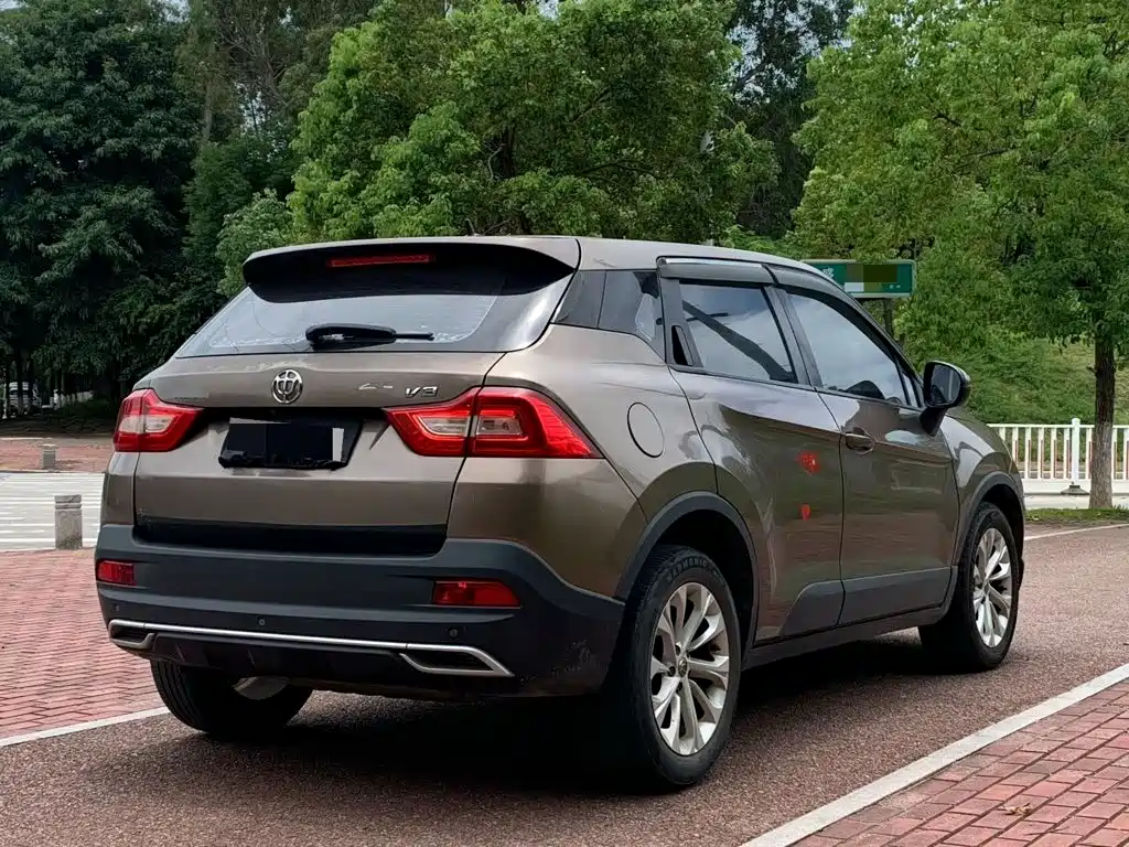 Zhonghua V3 2017 2017 1.5L Manual Elite