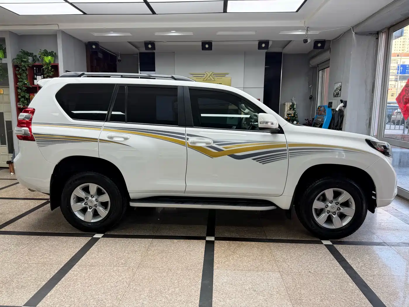 Toyota Prado 2014 4.0L Automatic TX-L фото 4