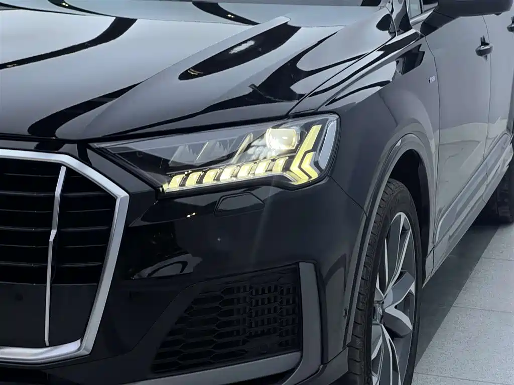 Audi Q7 2020 55 TFSI quattro S line Sport фото 13