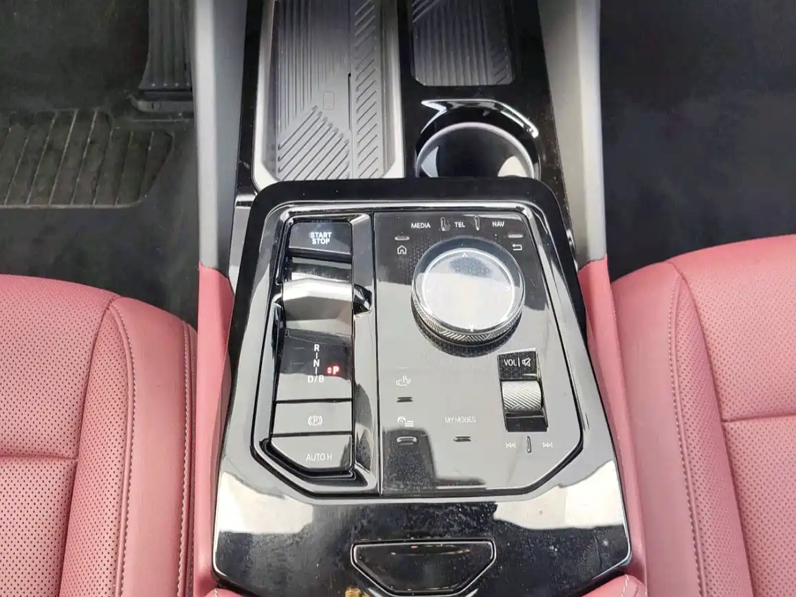 BMW i5 2025 2025 eDrive 35L Luxury Package