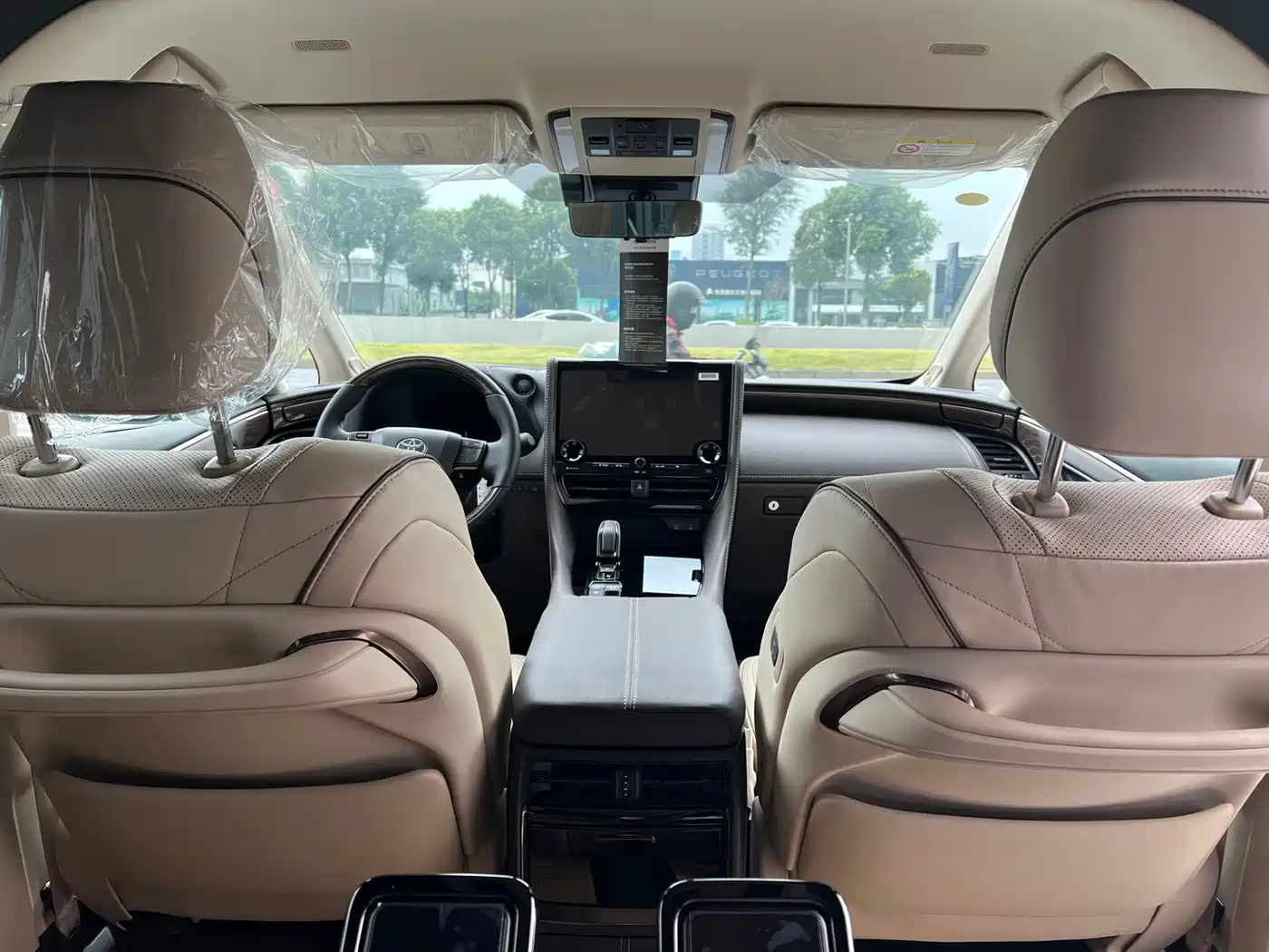 Toyota Alphard 2024 Hybrid 2.5L Ultimate Enjoyment Edition фото 14