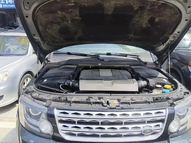 Land Rover Discovery 2015 3.0 SC V6 SE — фото 3