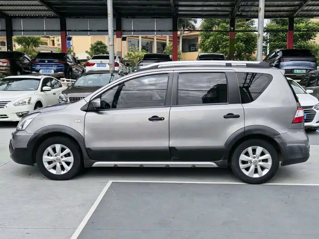 Nissan Livina 2014 2013 Sharp 1.6XL CVT Comfort
