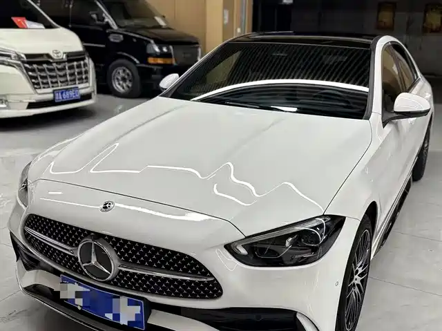 Mercedes-Benz C-Class 2025