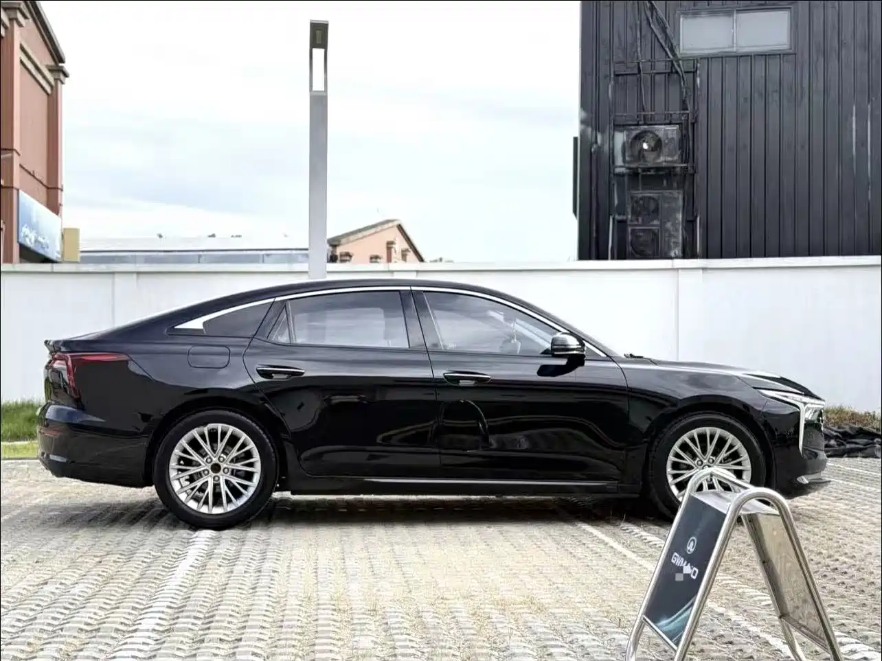 Photo 5 - Besturn B70
