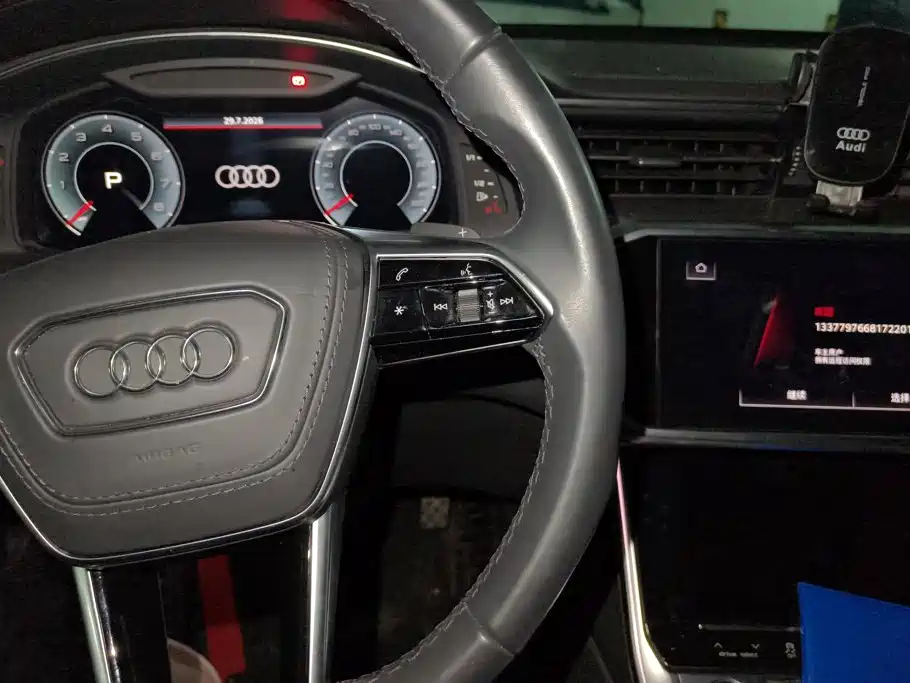 Фото 11 - Audi A6L