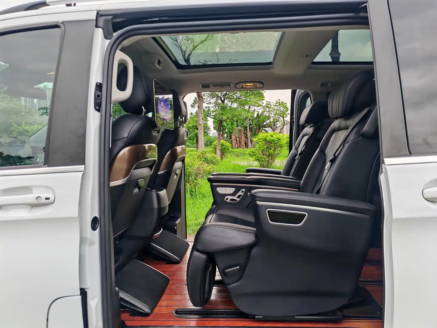 Mercedes-Benz V-Class 2022 V 260 Prestige Edition фото 8