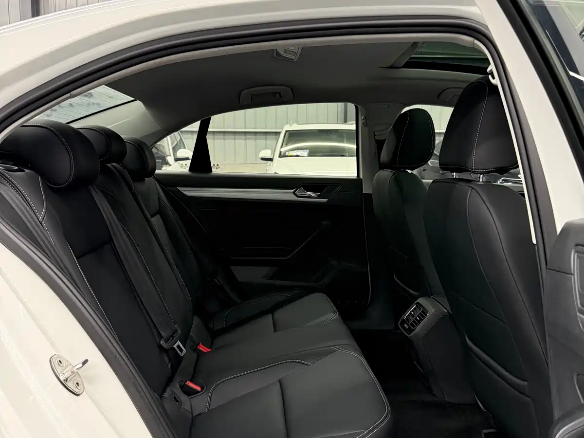 Volkswagen Lamando 2017 230TSI DSG Trend Edition фото 9