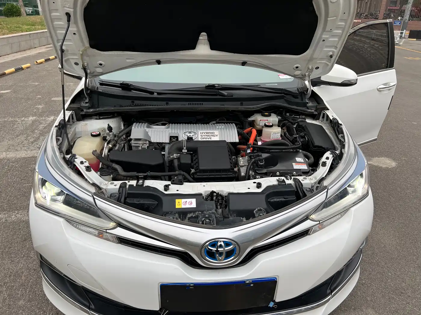 Toyota Corolla 2018 Hybrid 1.8L E-CVT Smart Edition фото 12