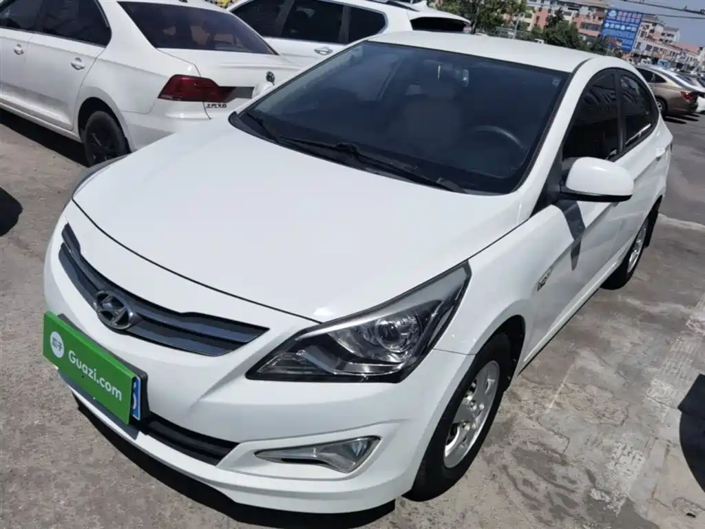 Hyundai Verna 2014 1.4L Manual Smart GLS фото 2