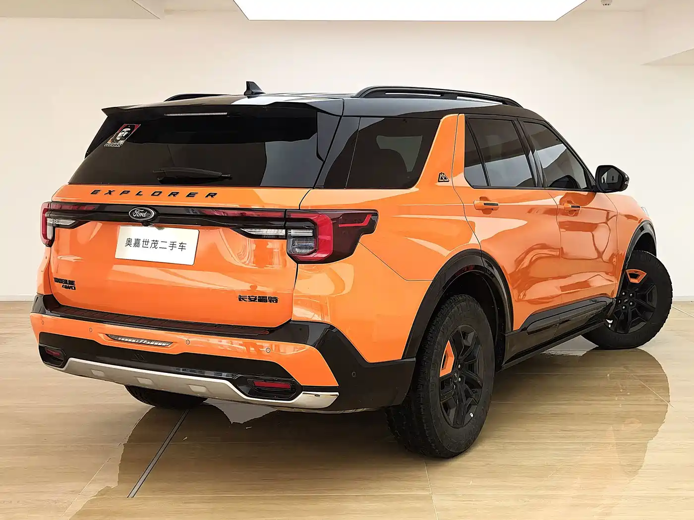Фото 4 - Ford Explorer