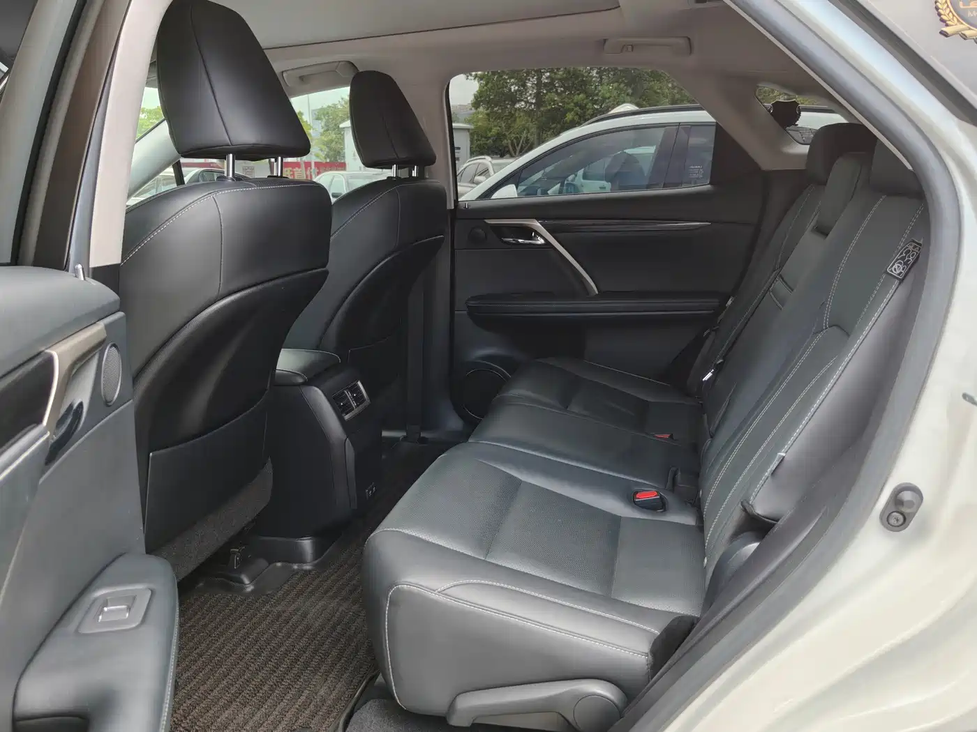Фото 9 - Lexus RX