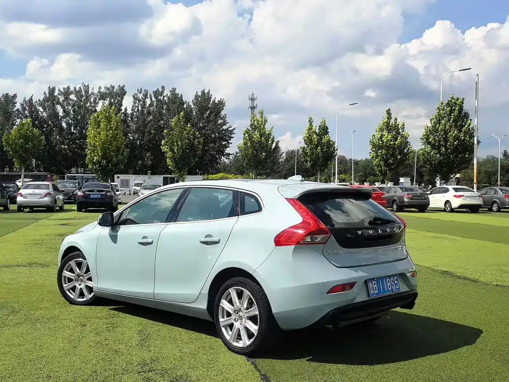 Volvo V40 2017 2017 T3 Momentum
