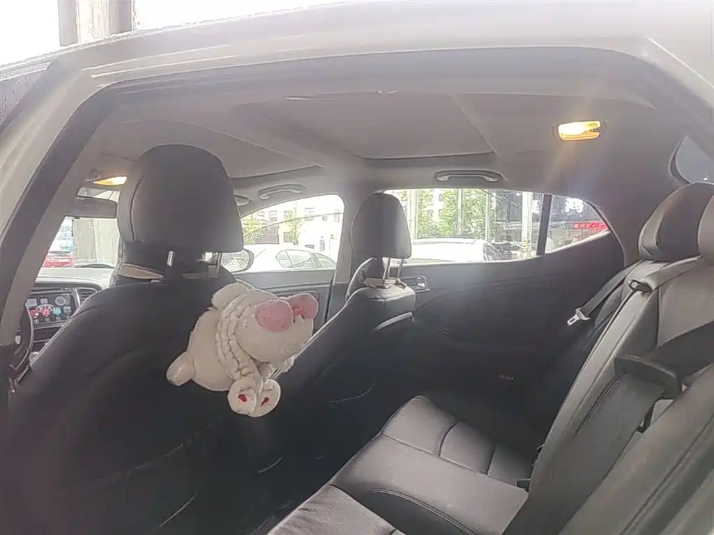 Kia K5 2015 2.0L Automatic LUX фото 18