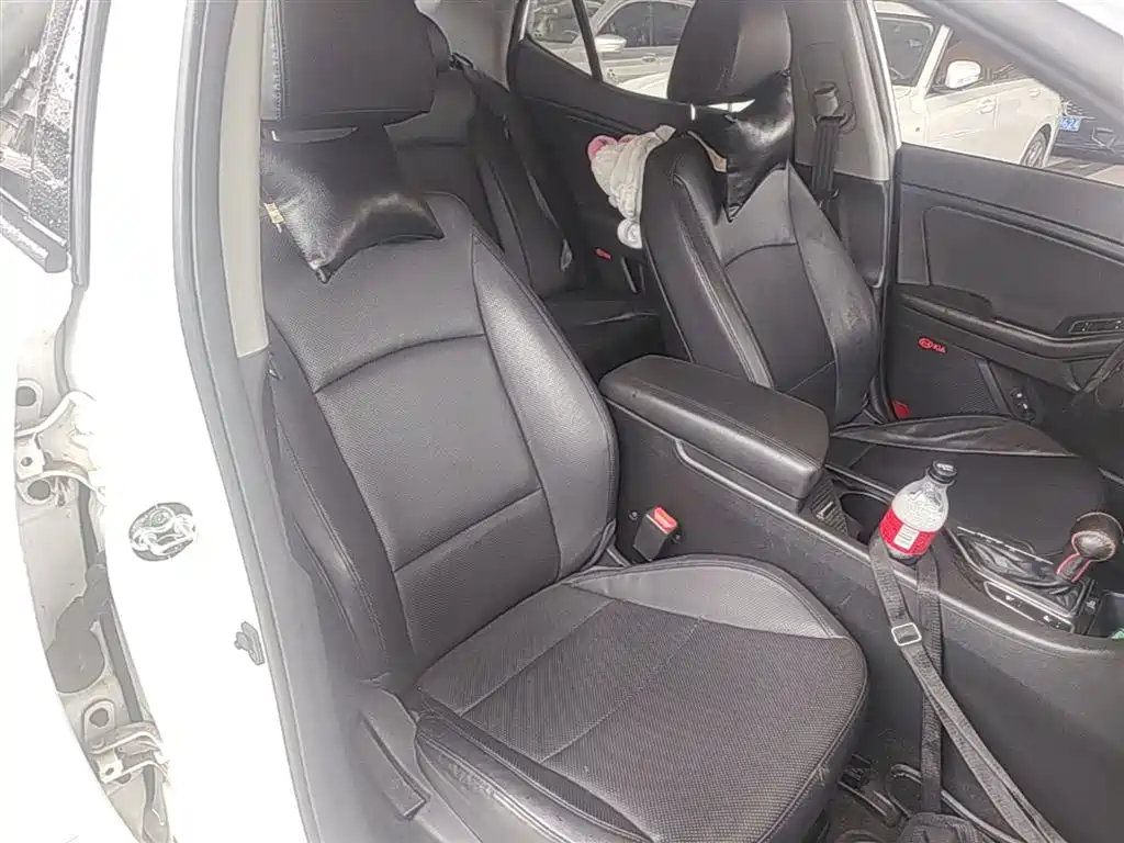 Kia K5 2015 2.0L Automatic LUX фото 25