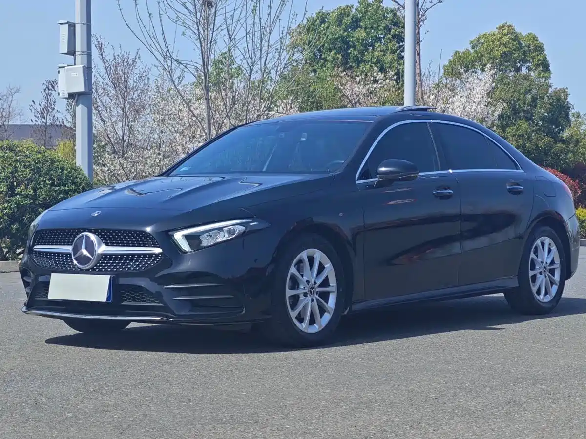 Mercedes-Benz A-Class 2021 A 200 L Sport Sedan Dynamic Type фото 18
