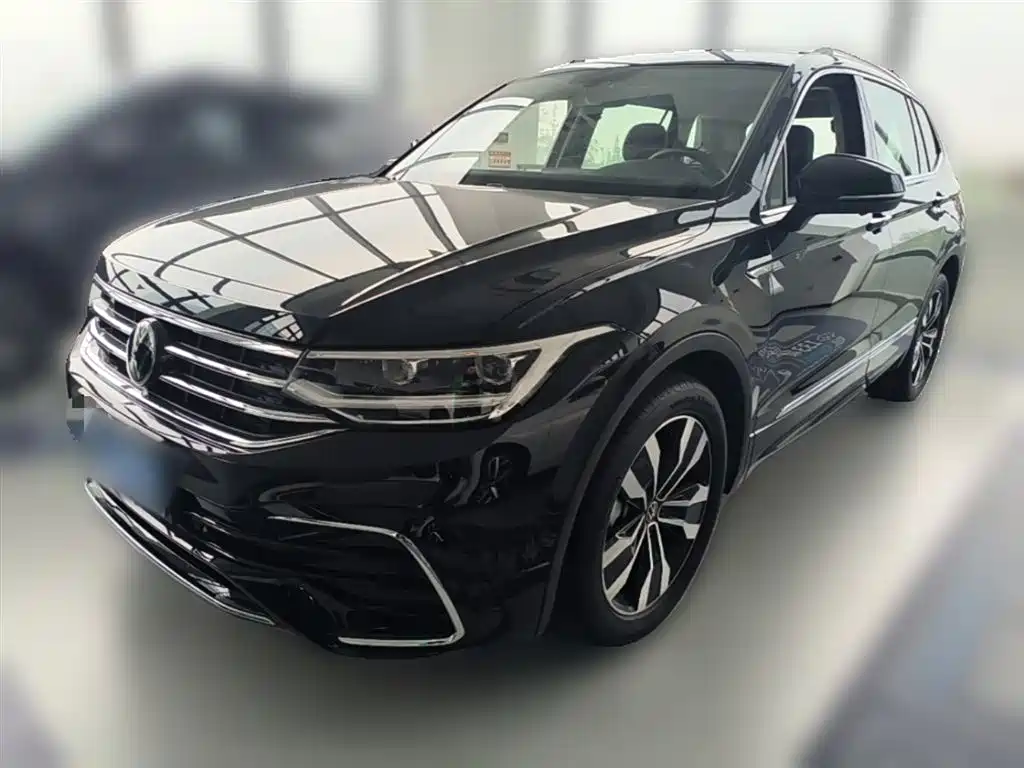 Volkswagen Tiguan L 2024 330TSI Automatic 2WD R-Line Premium Enjoyment Edition фото 3