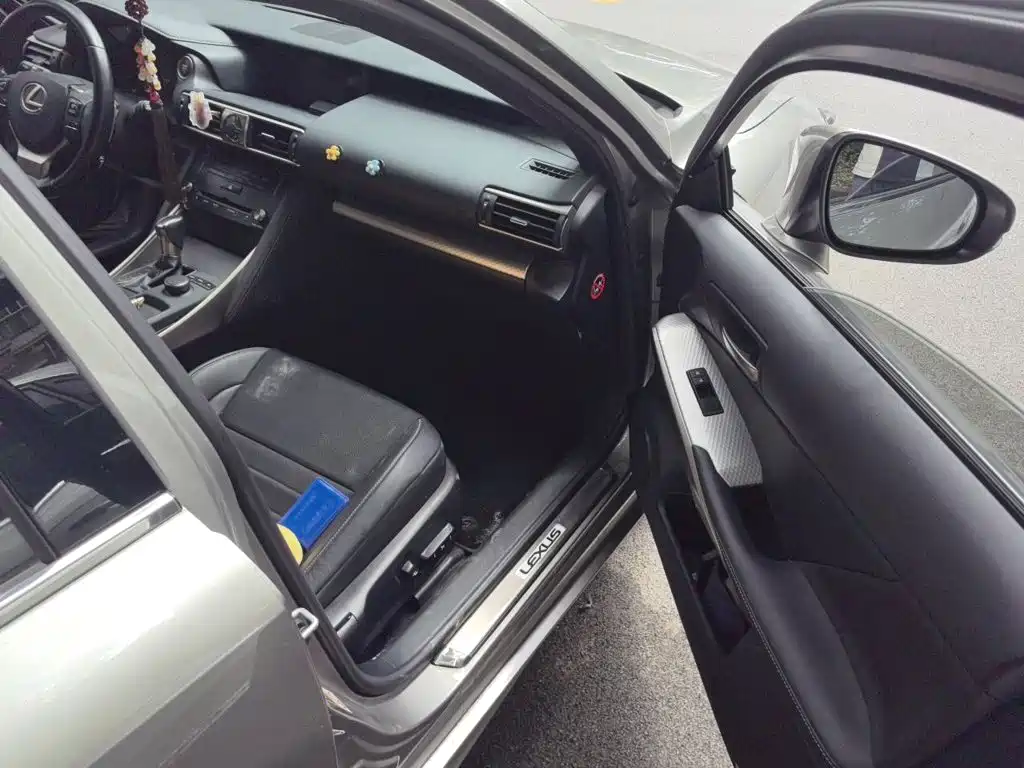 Lexus IS 2018 2017 300 F SPORT