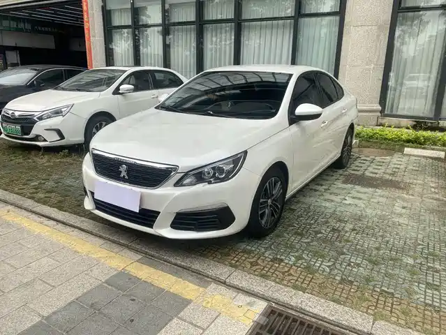  Peugeot Peugeot 308 2018 1.6L Manual Fashion Edition