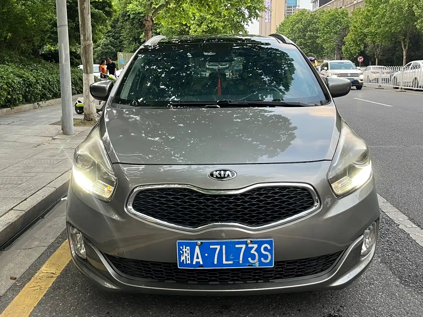 Kia Carens 2013 2.0L 7-Seat Auto Standard China IV