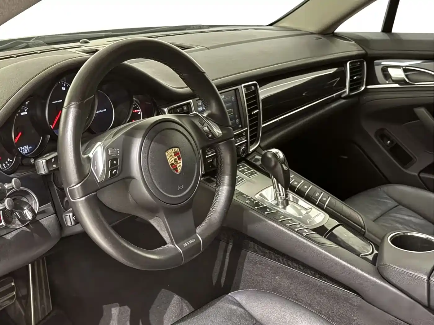 Porsche Panamera 2010 Panamera 3.6L фото 4