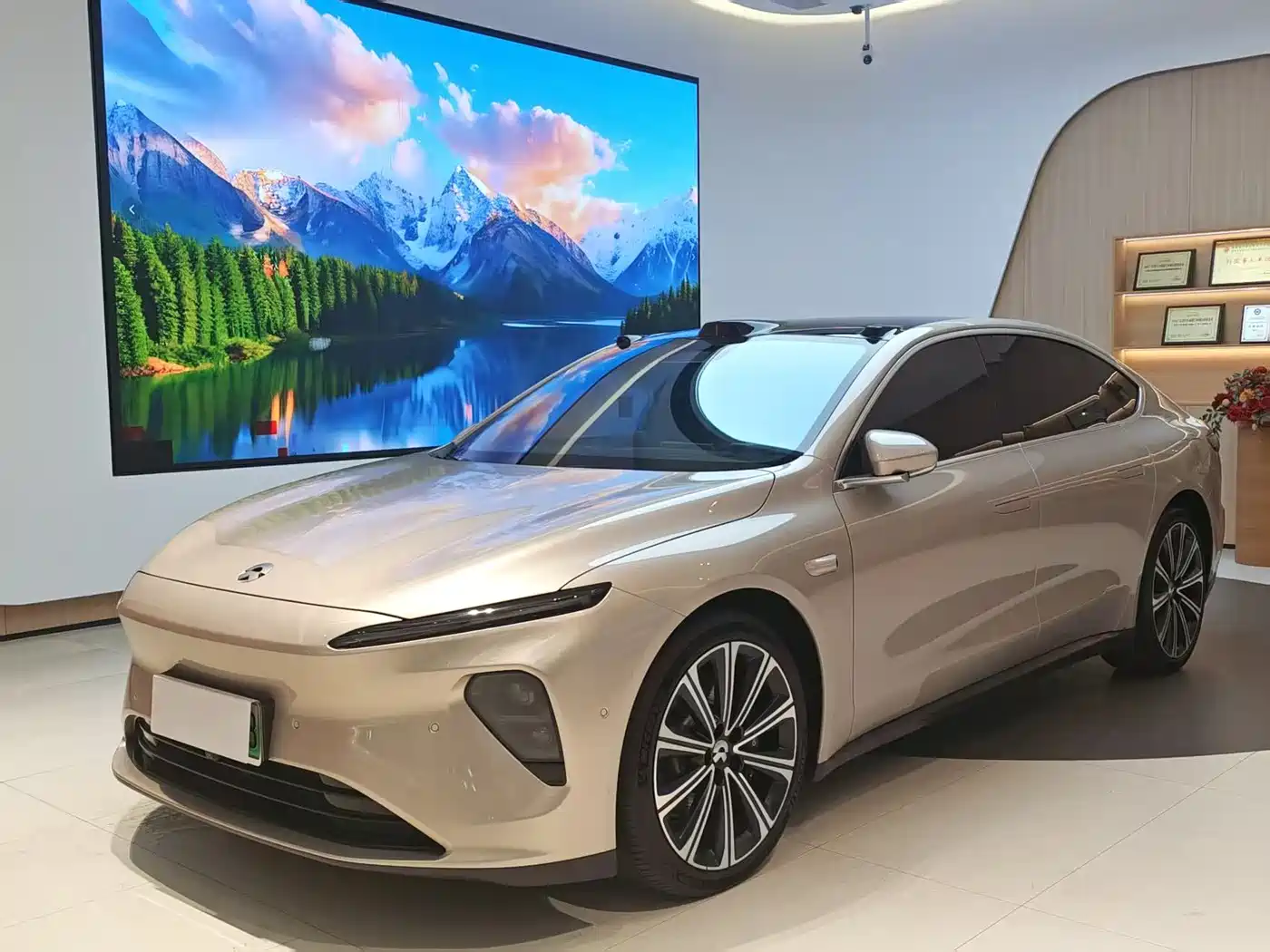 NIO NIO ET7