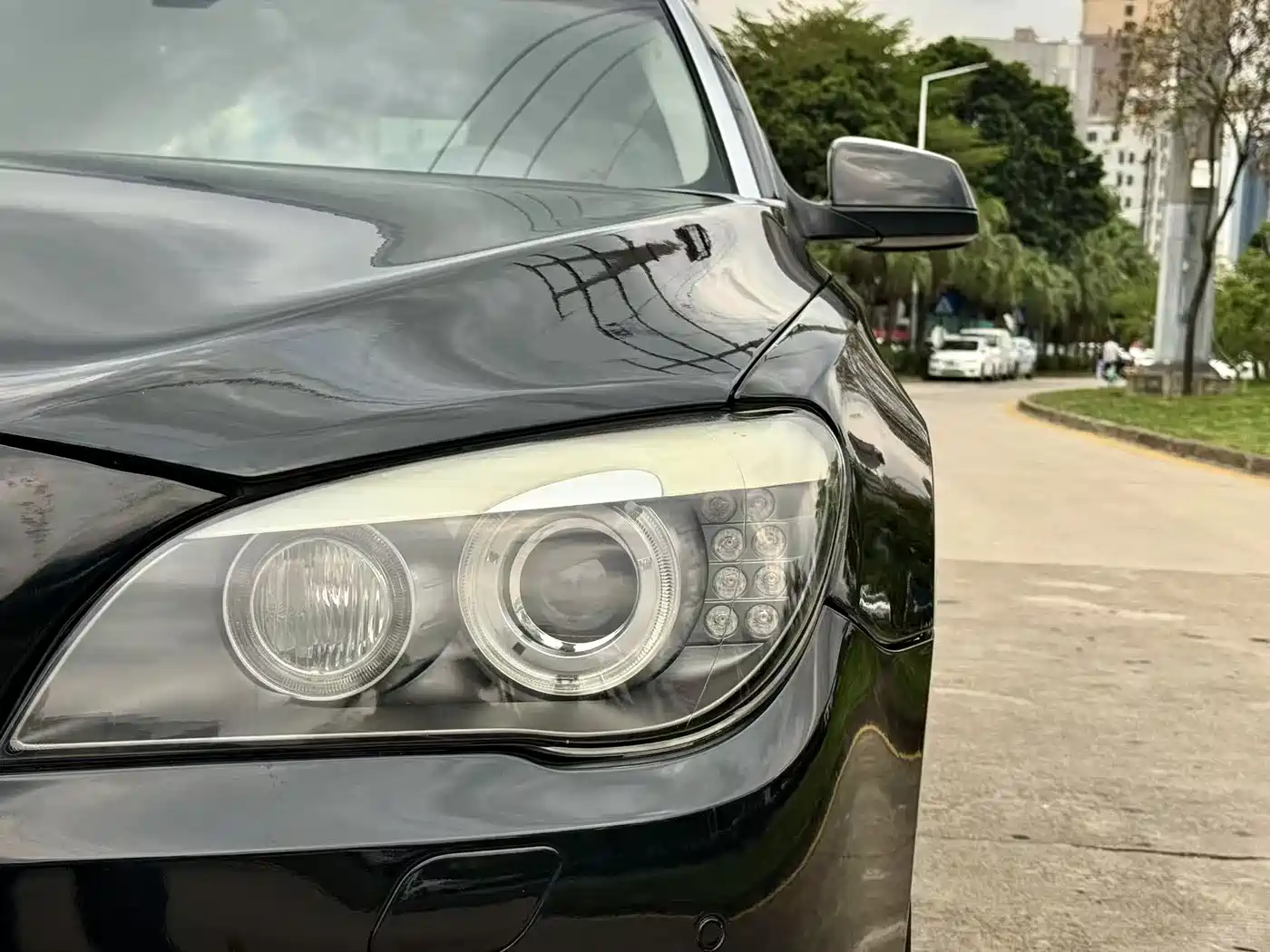 BMW 7 Series 2009 Model 740Li Leading Edition фото 11