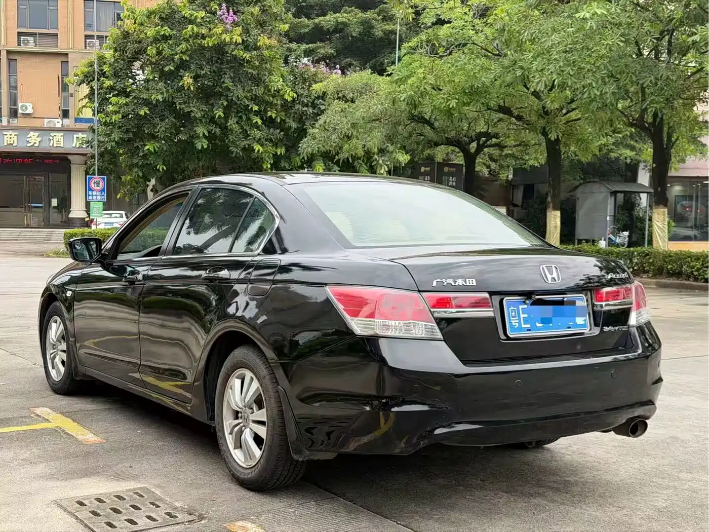 Фото 9 - Honda Accord