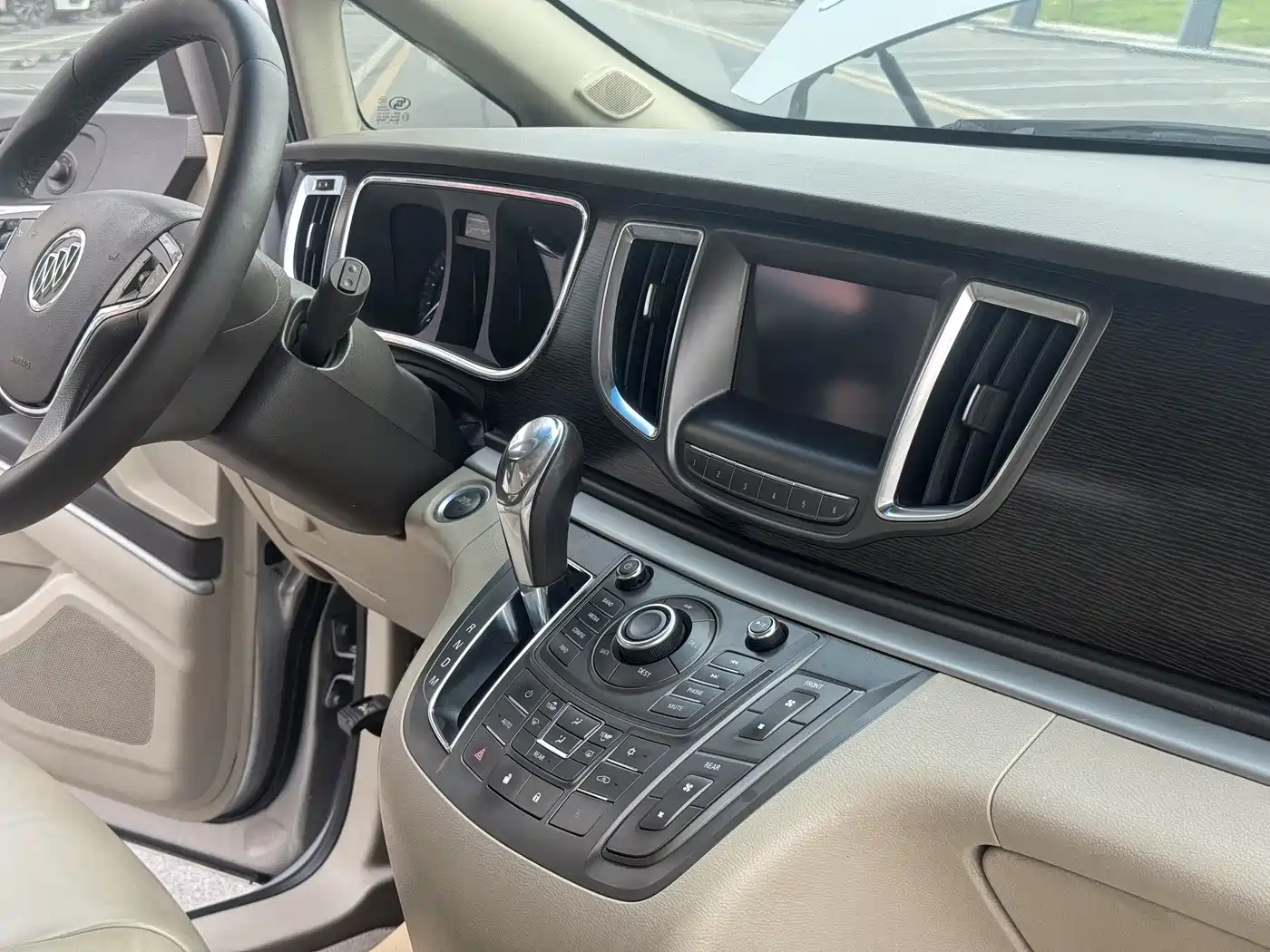 Buick GL8 2011 2.4L LT Luxury Business Executive фото 28