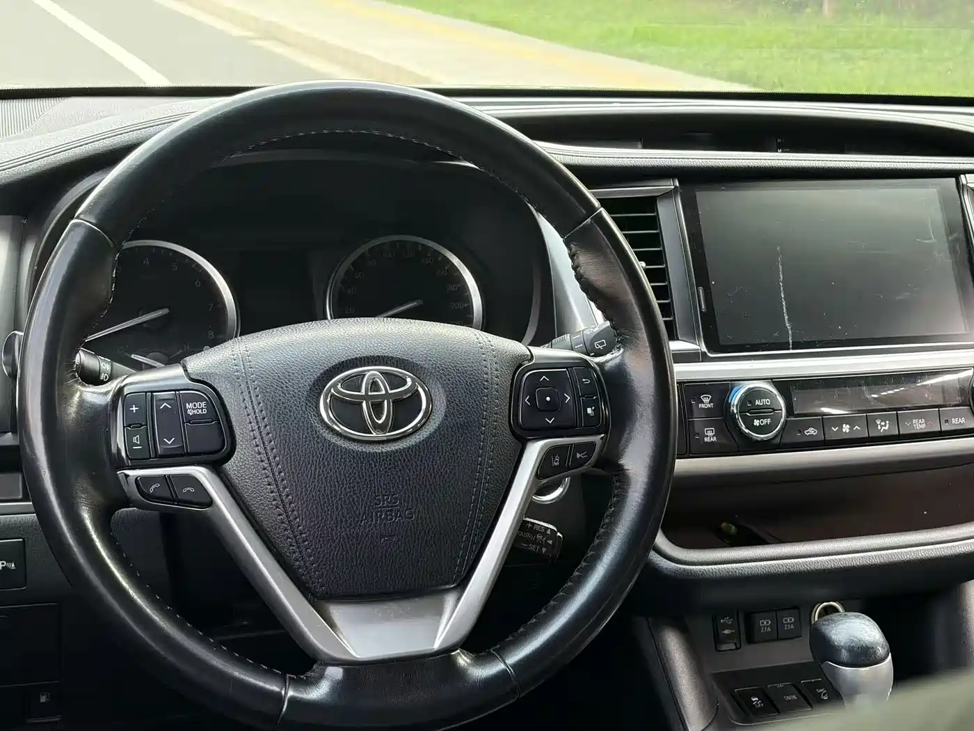 Фото 17 - Toyota Highlander