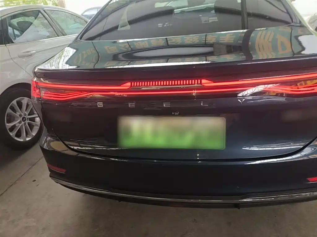 Geely Galaxy Galaxy A7 2025 EM-i фото 6