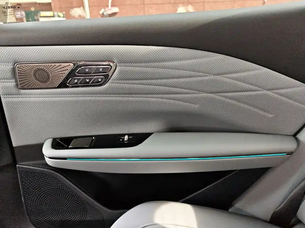 Geely Galaxy Galaxy E8 2025 2025 700km Long Voyage Smart Drive Edition